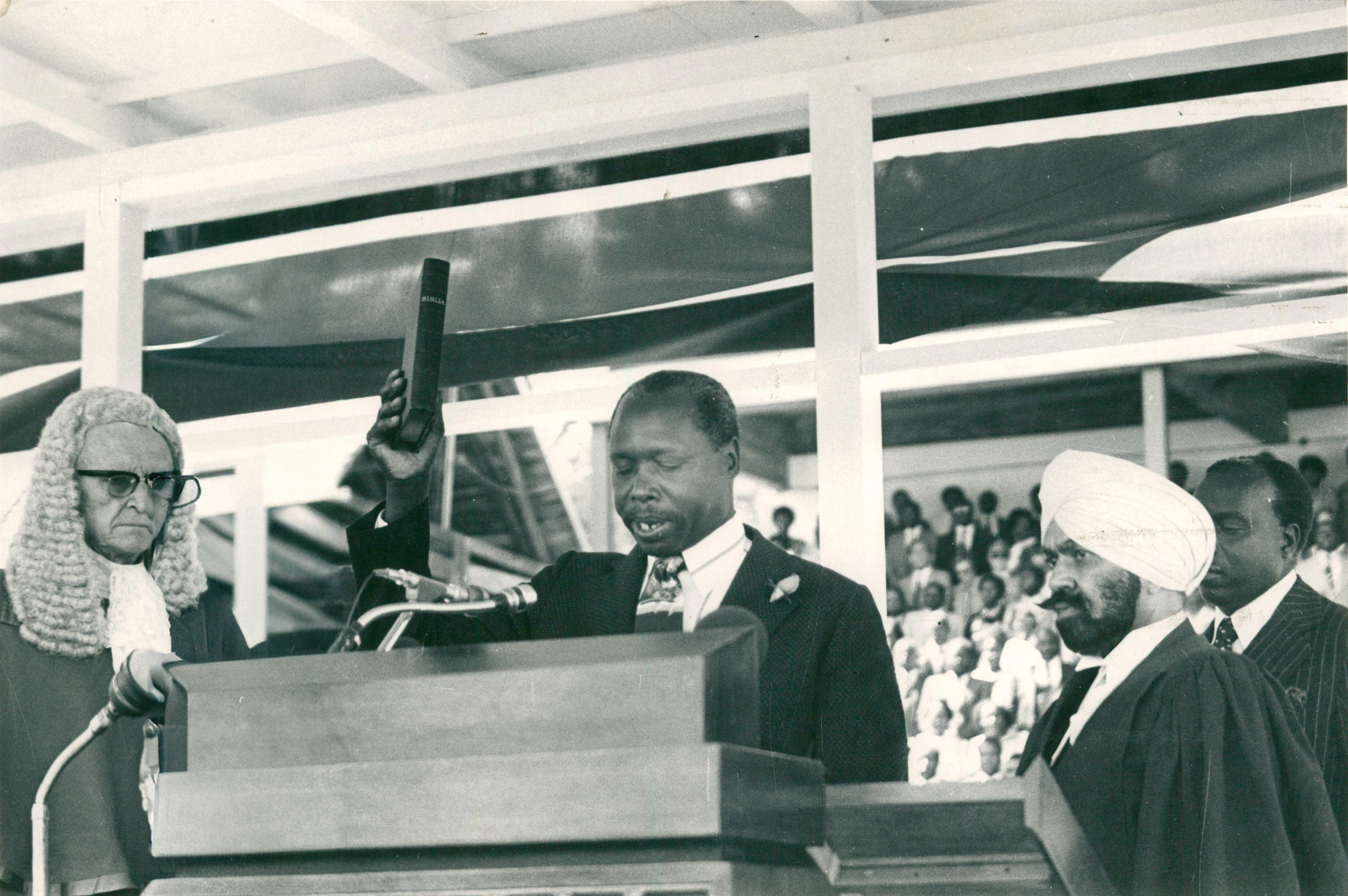 President Daniel Arap Moi Swearing in after the death of Mzee Jomo Kenyatta at Uhuru Park in 1978